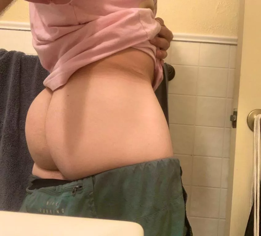 How do we feel about tan lines?