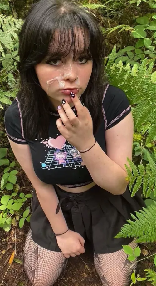 I heard tht you guys might like public cum sluts? 👀