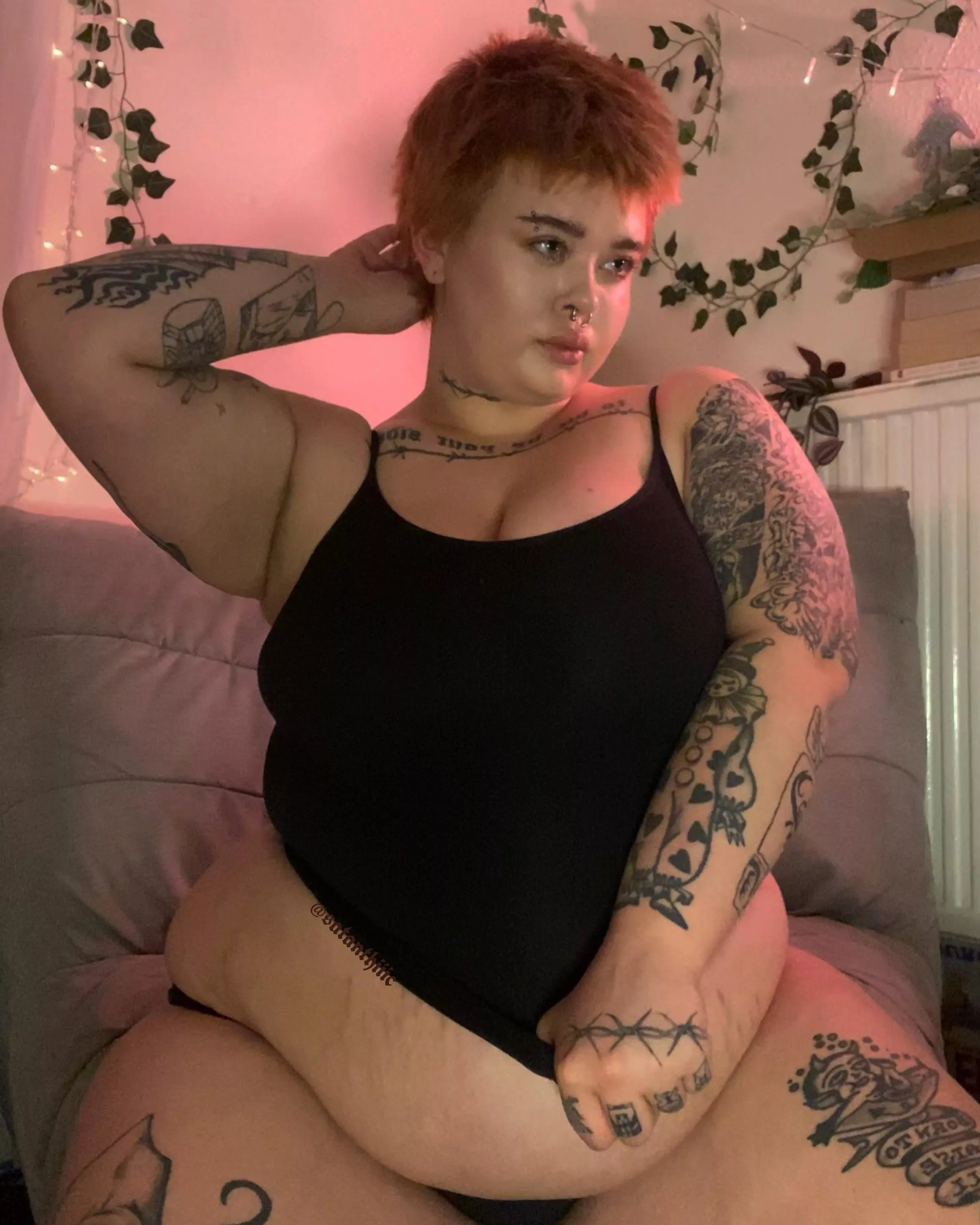 “I look different?.. what do you mean? OH I did change my hair colour, that’s what your talking about right?” ;) 🍑🍊🧡