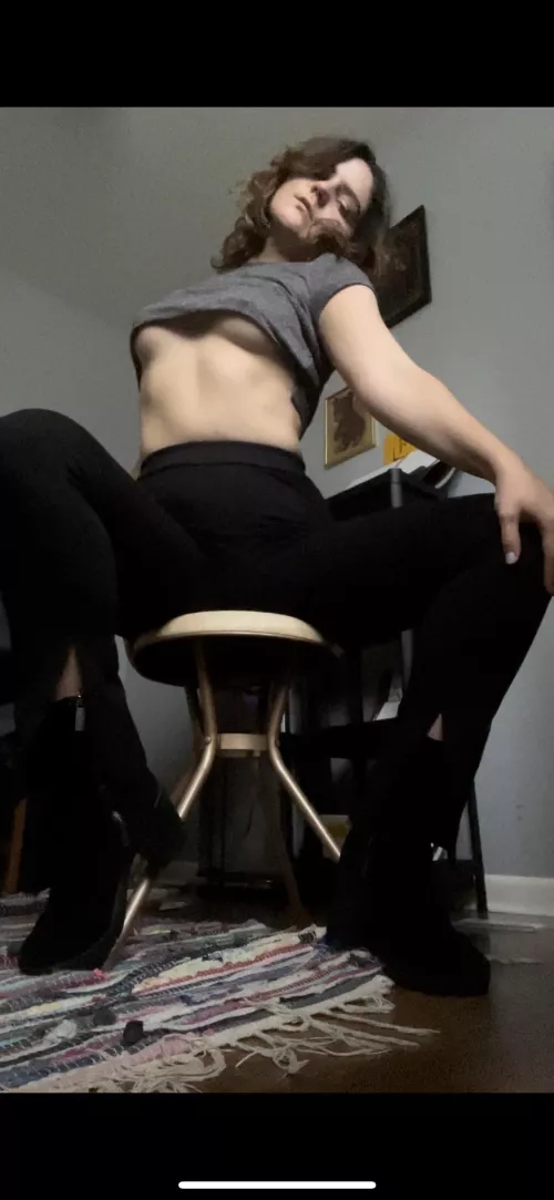 I raise my shirt for you 😘