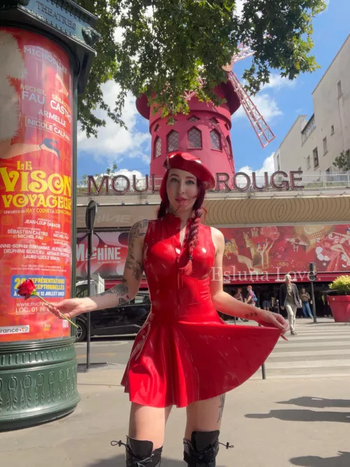 Matching the moulin rouge