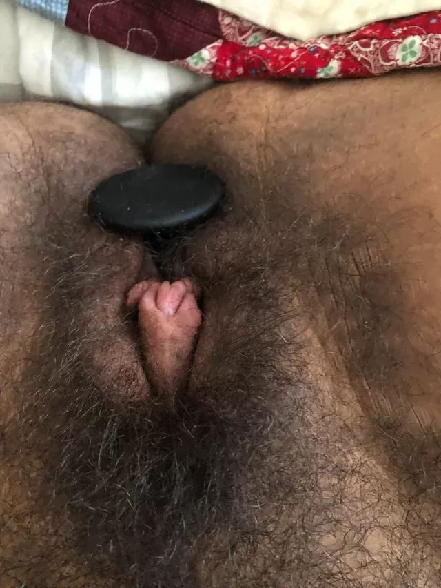 my pussy is super hairy but my big clit still peeks out <3