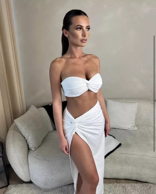 Reckon she’s got any underwear on under that?