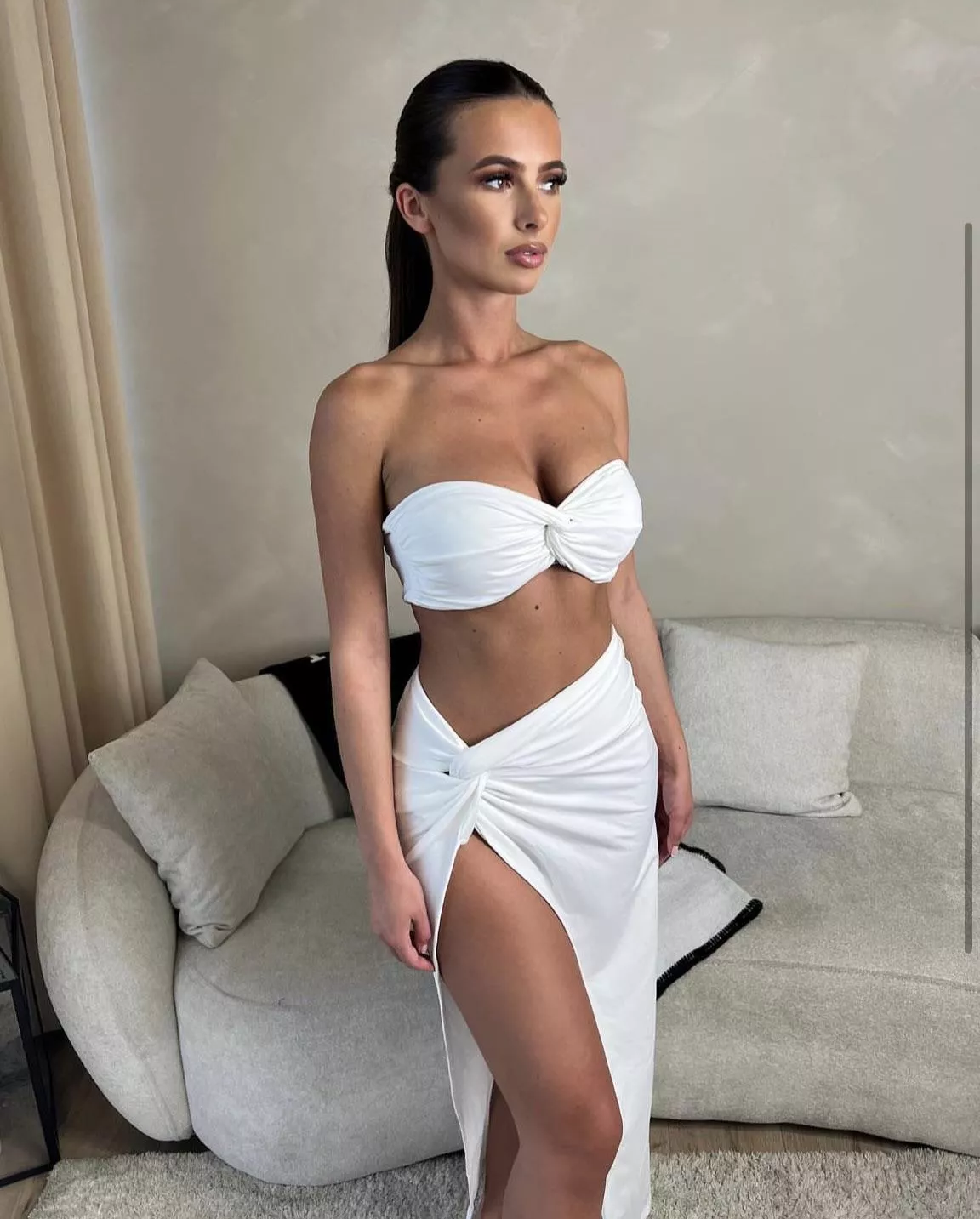 Reckon she’s got any underwear on under that?