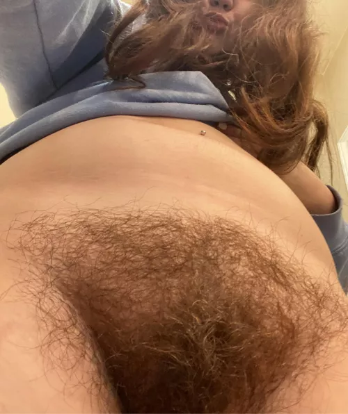 Too hairy to still eat out it or no?🥹