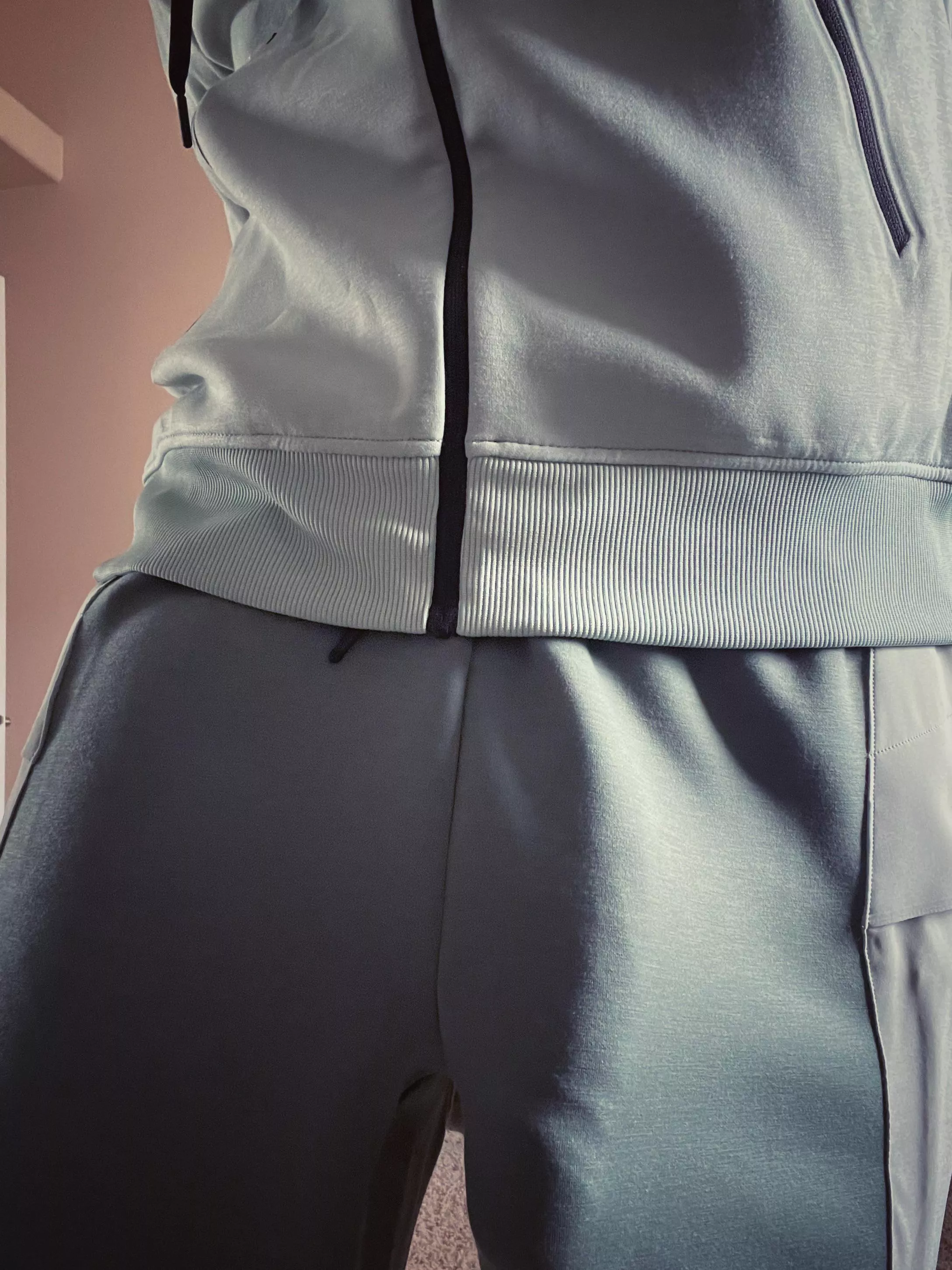 Walked around in these, got a little visible rubbing against my head.