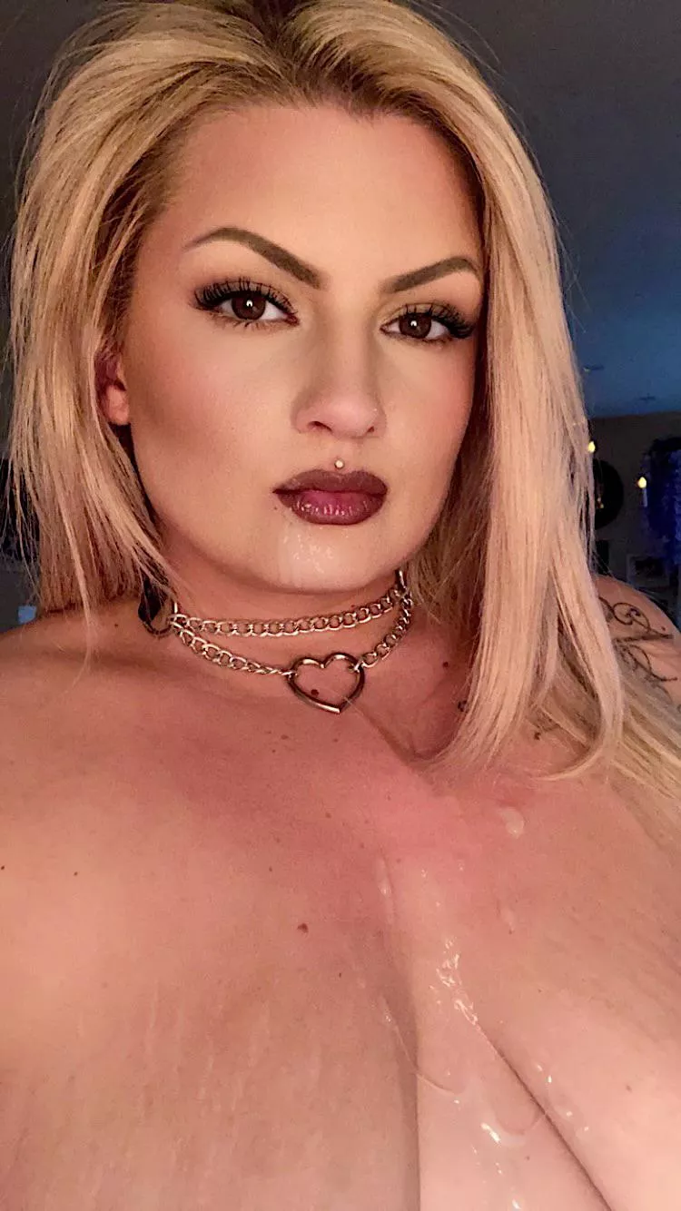 Back by popular demand 💁🏼‍♀️ mouth & chest shot