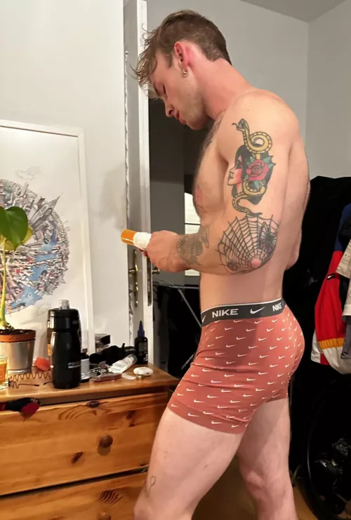 Be honest. Squeezing or slapping?