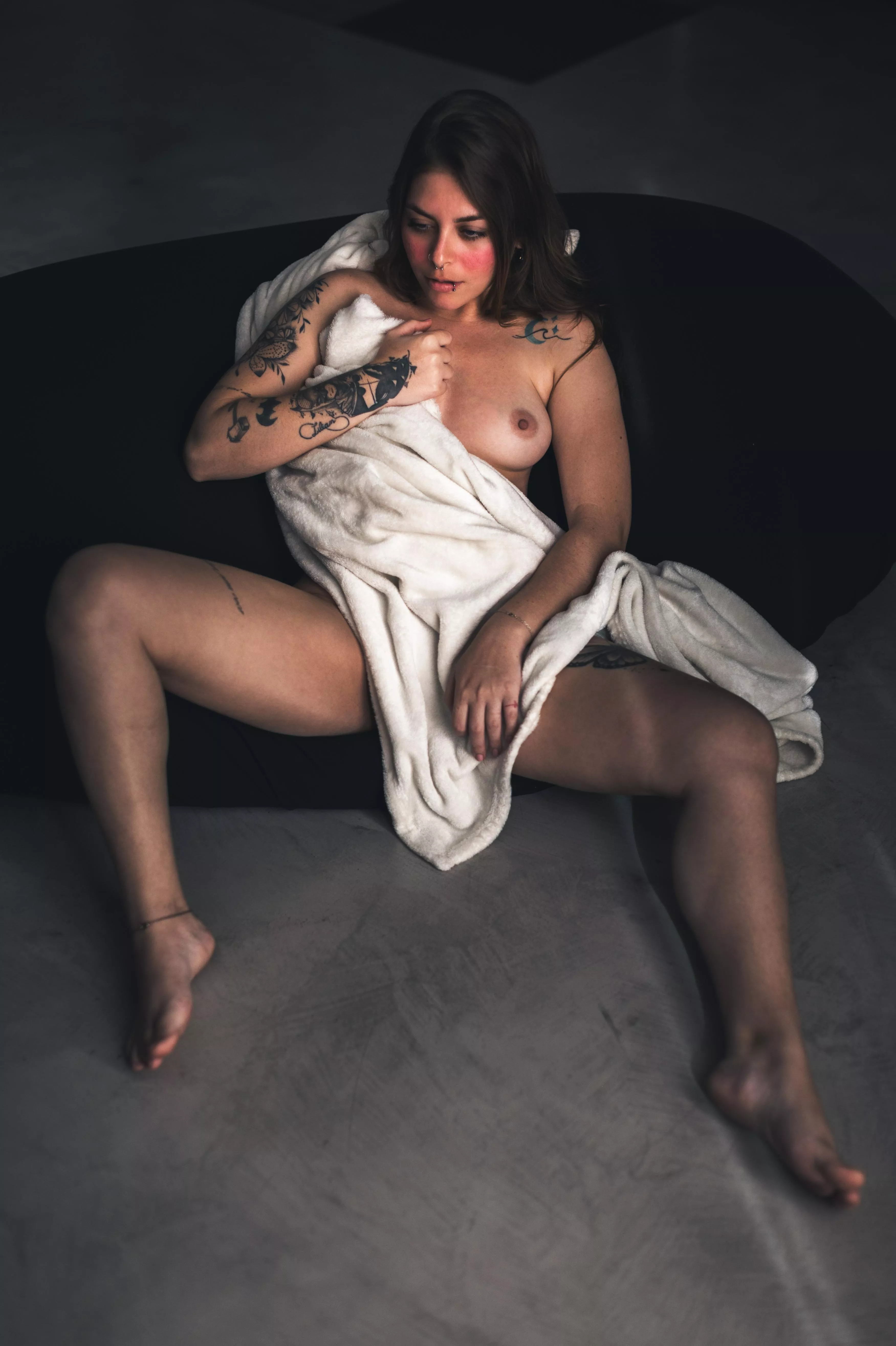 come take off the blanket...