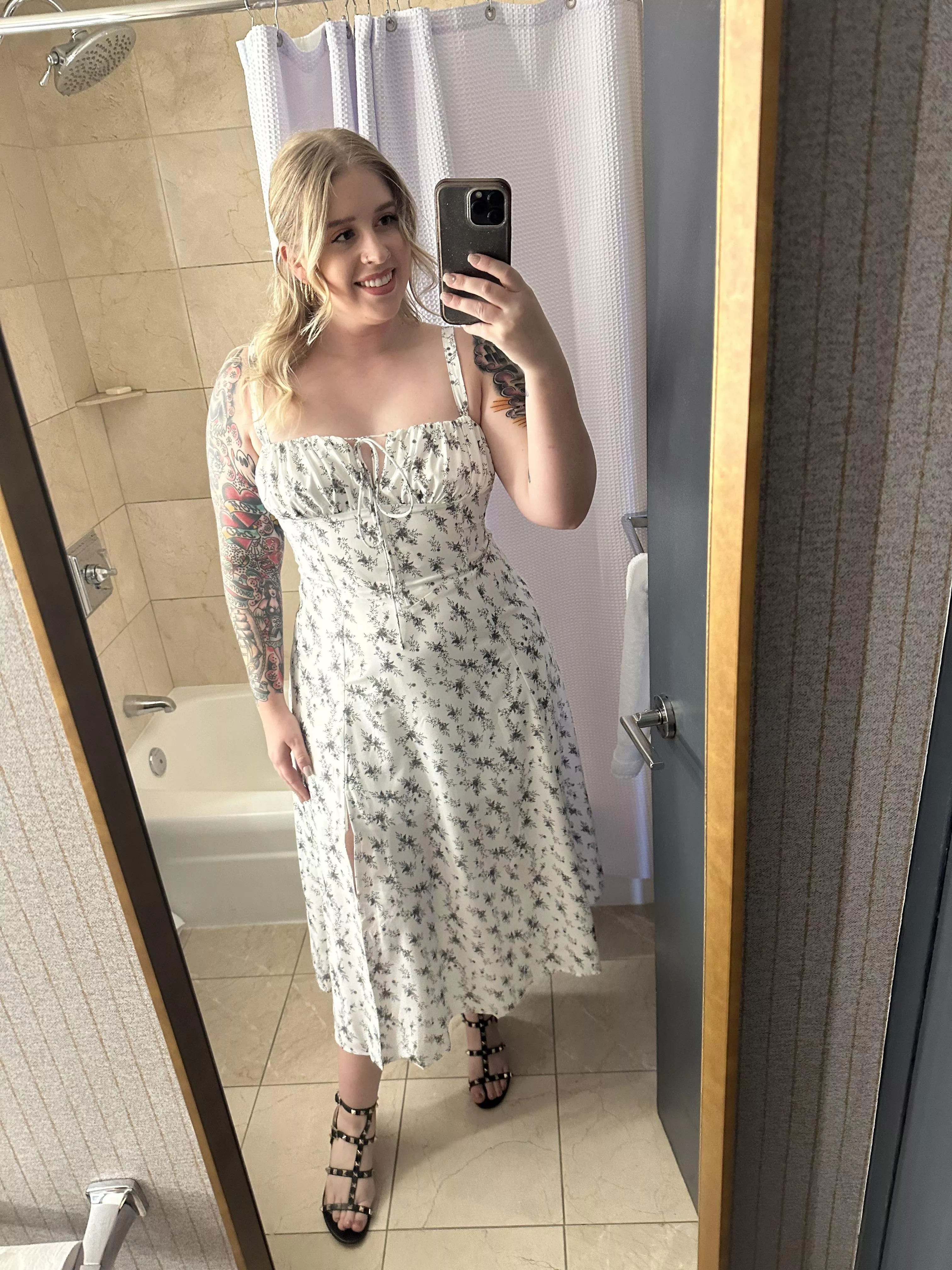 Do you like this dress?