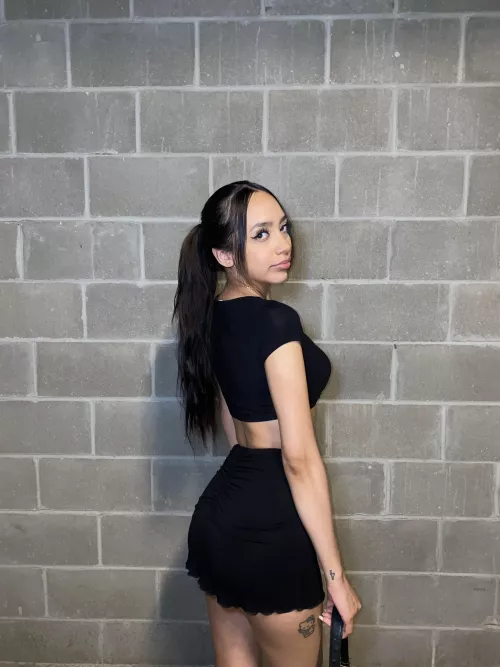 Hair needs to be up with this heat 🥵