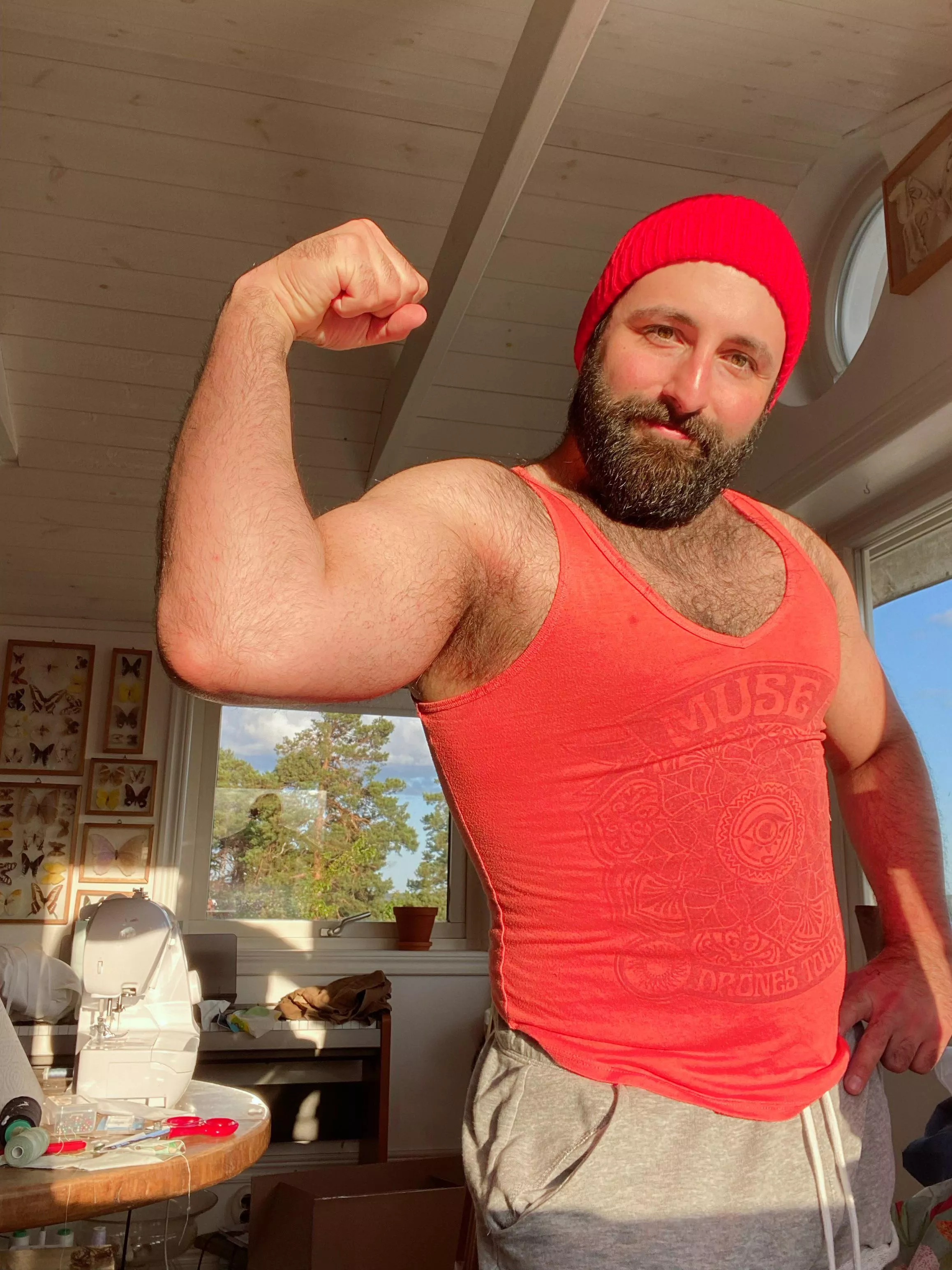 Happy to have found my first job after searching for over a year! Hope everyone is having a magnificent start to this August 🇸🇪💖