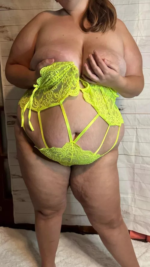 Ideal date: buffet and a BJ 😜