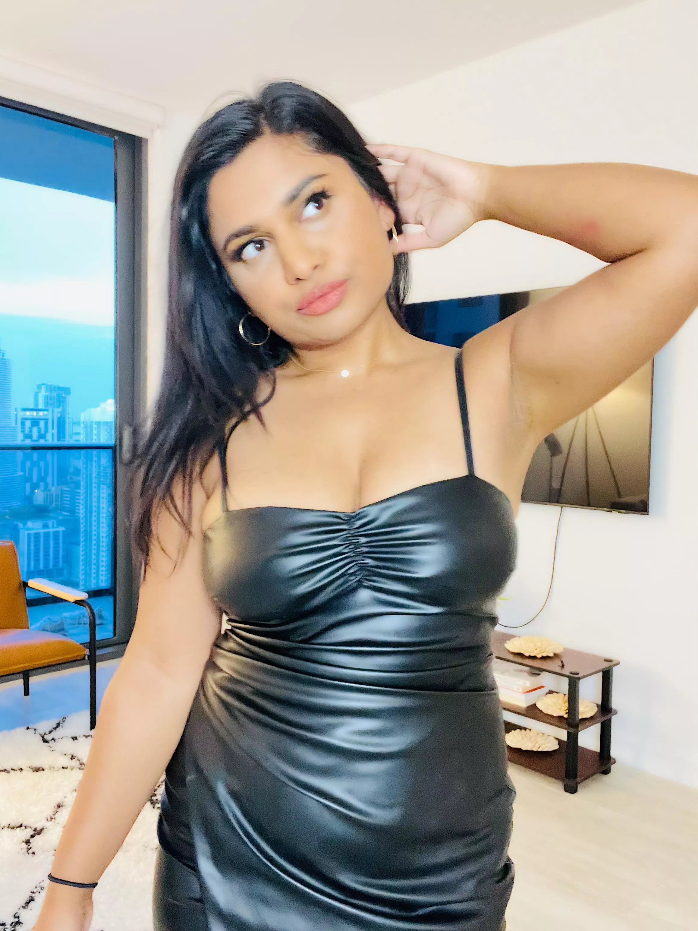 just the sweet girl next door who likes to wear tight leather 😊