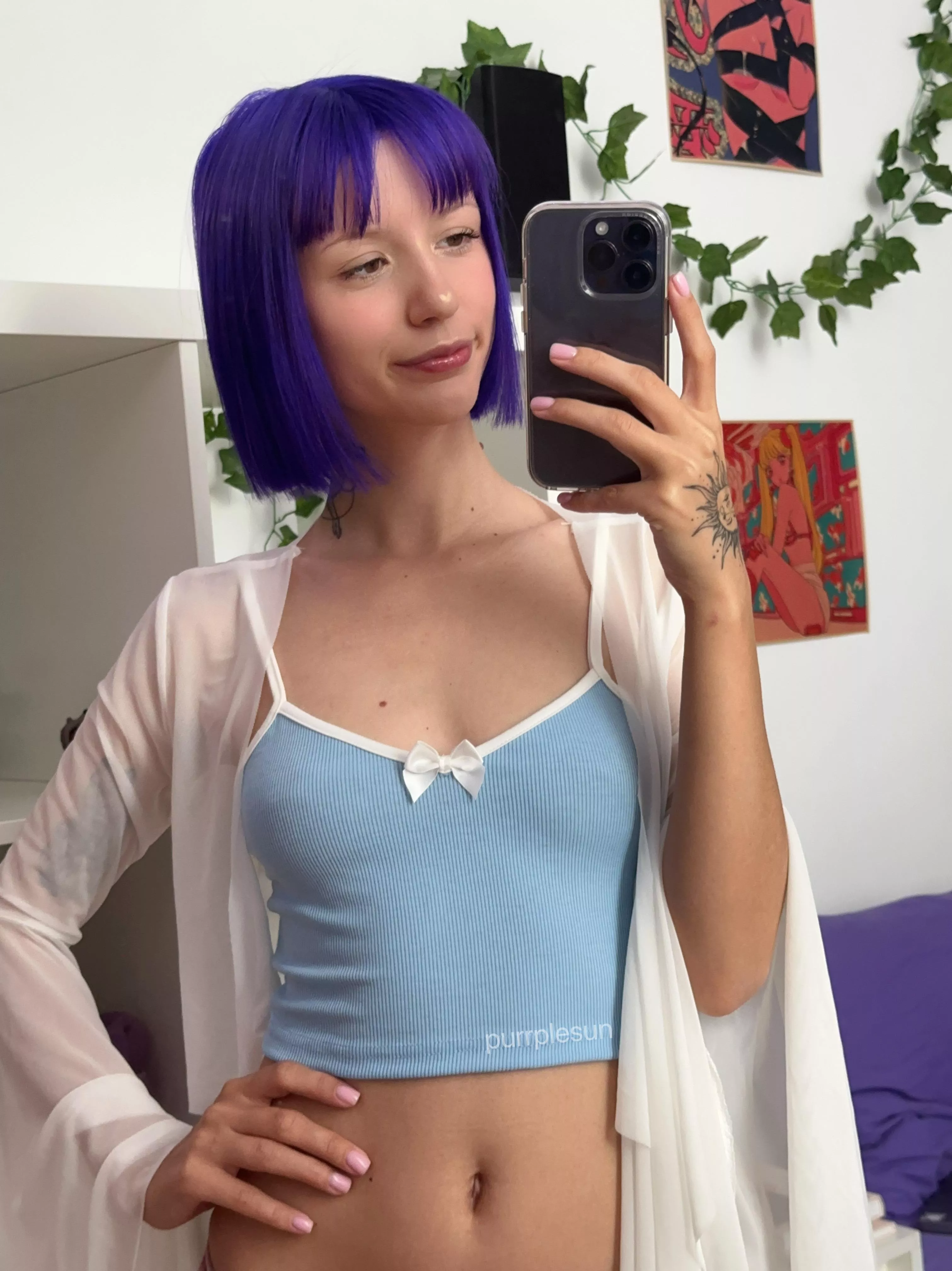 love summer cause I can wear crop tops everyday