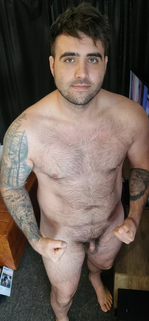 (M) 26, 105kg, 6'2 - always been self conscious about my penis and body.