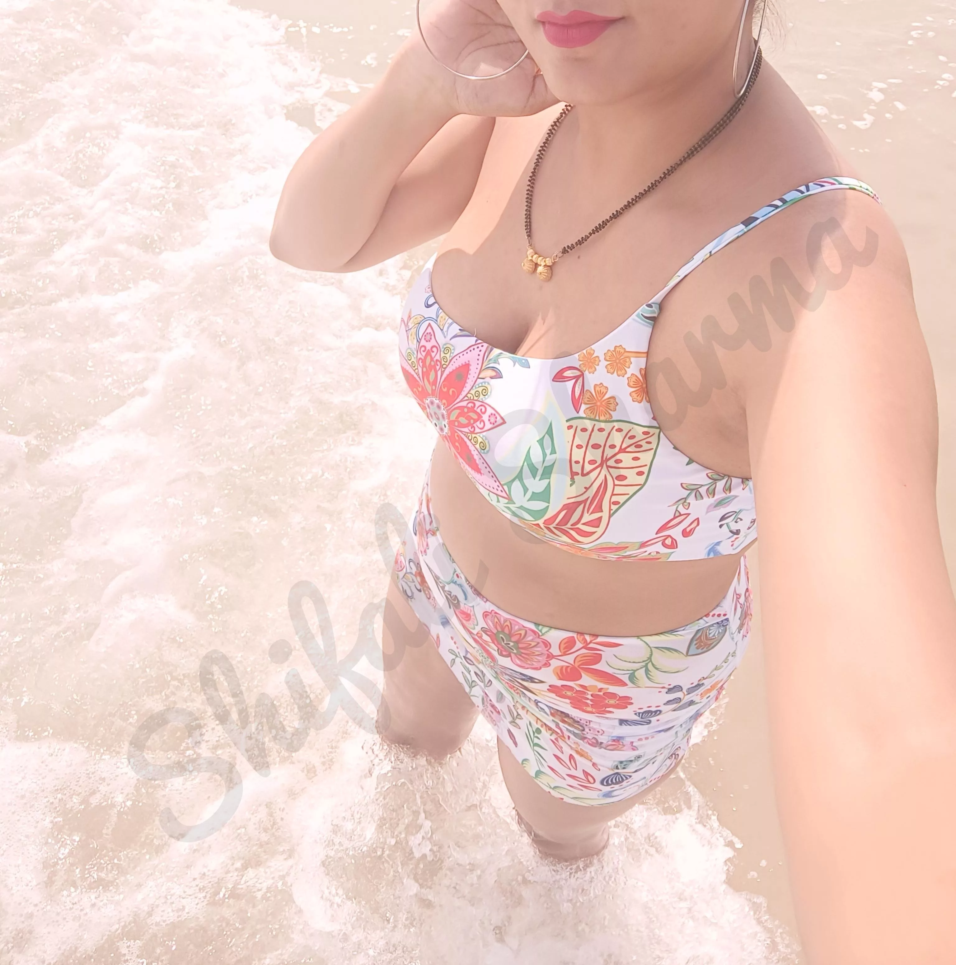 Near Morjim beach now. Anybody wanna catch up?