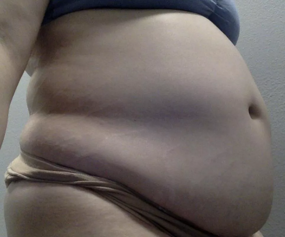 packed myself so full tonight but tbh i bet i could eat more (praise only no degradation pls <3)