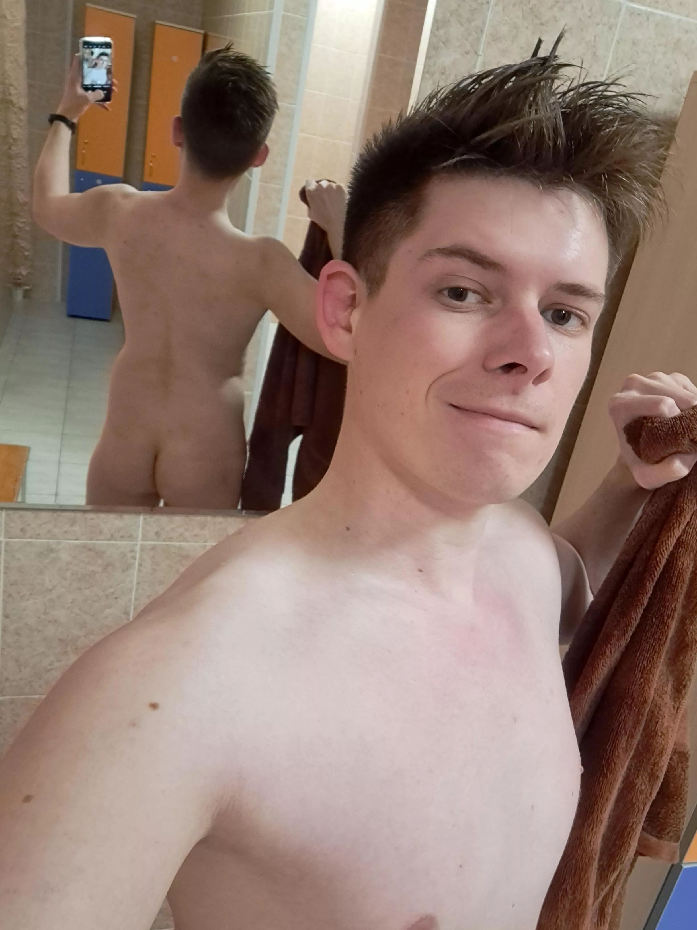 Who wants to wash my ass after a workout in the gym shower ?😜