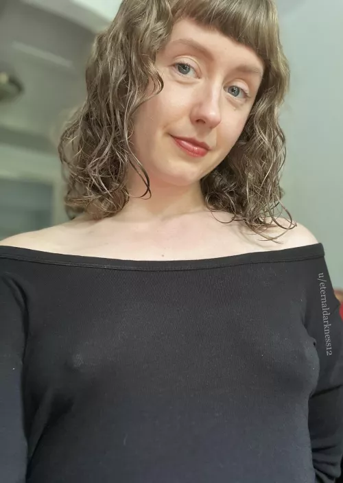 You wouldn’t be able to see these beautiful outlines if I were wearing a bra!