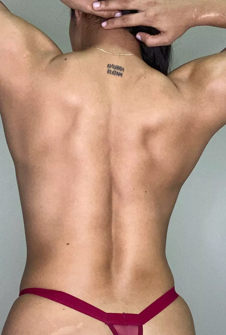 Your favorite muscle boi wants you to lick her back