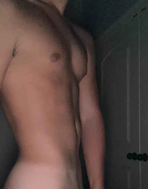 18 uk send pic to add, fit, abs , videocall cum curt_mich