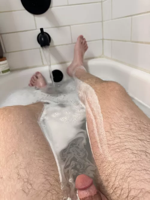 19 m - horny in the bath