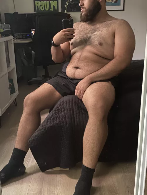 Come rub daddy’s belly