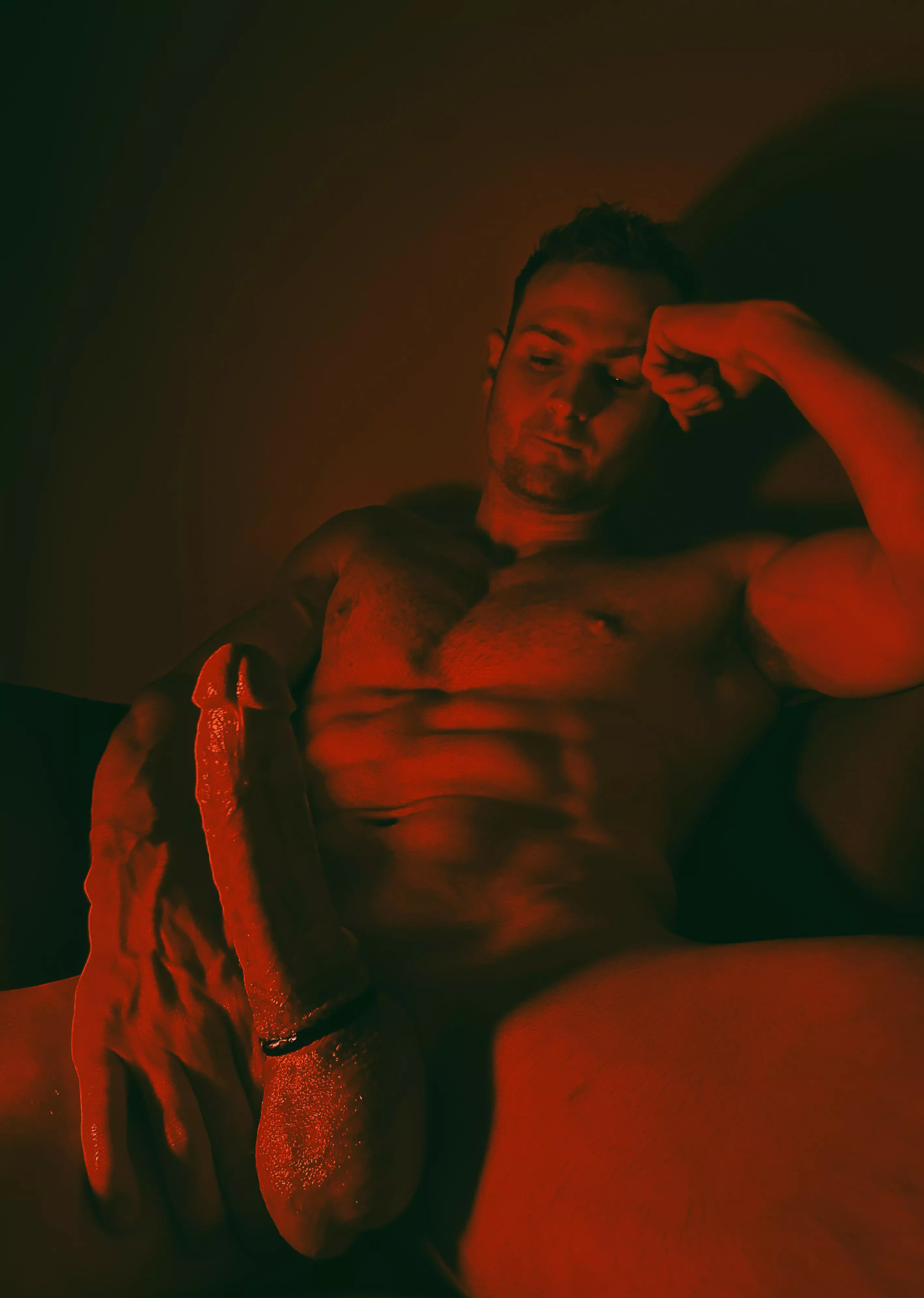 Crawl between my knees and worship