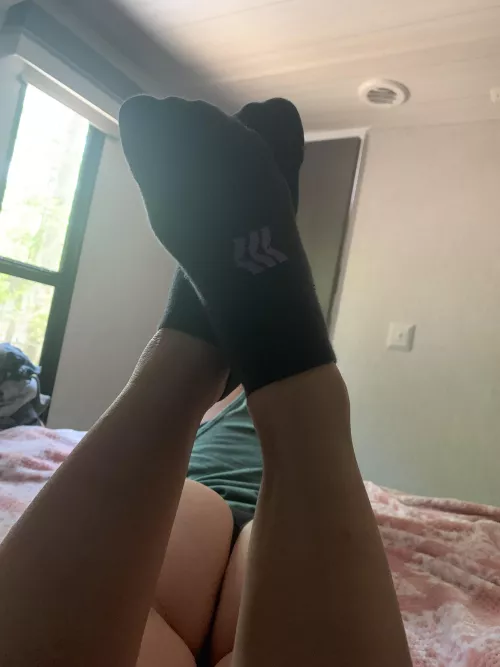 Do you prefer ankle socks or long socks? [F]