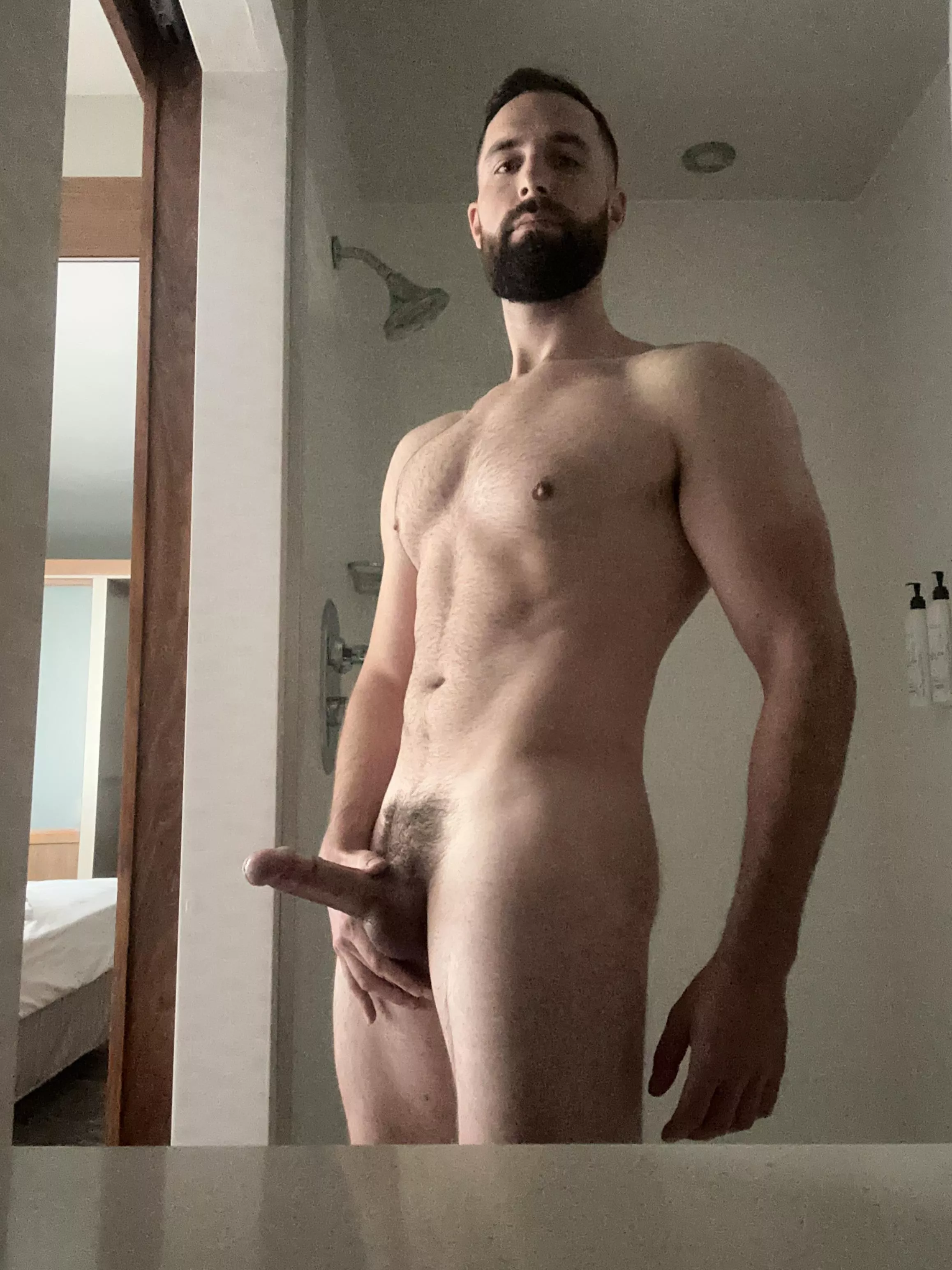 First time full body post, should I keep posting?