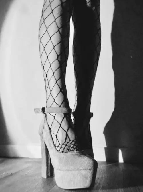 Great combo with the fishnets
