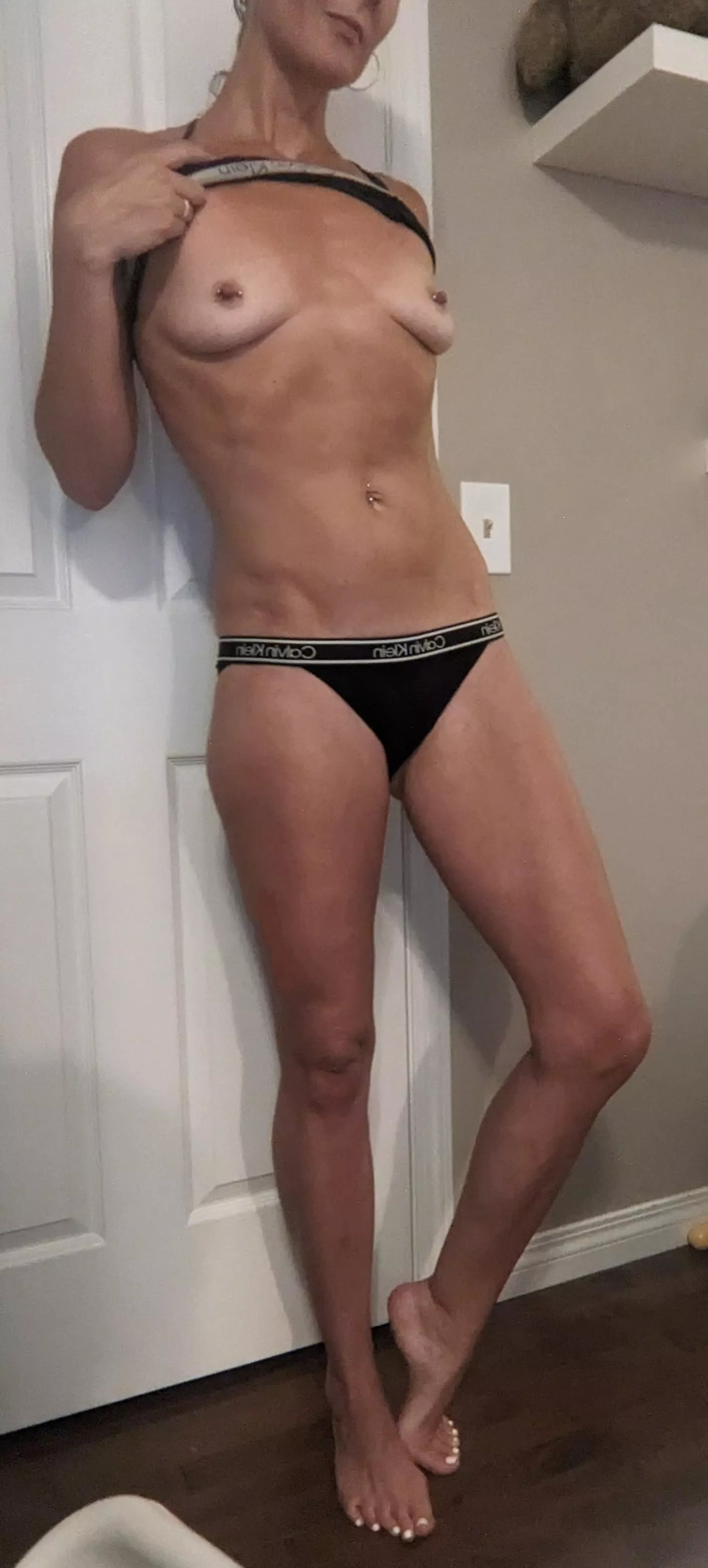 How do you feel about skinny MILFS?