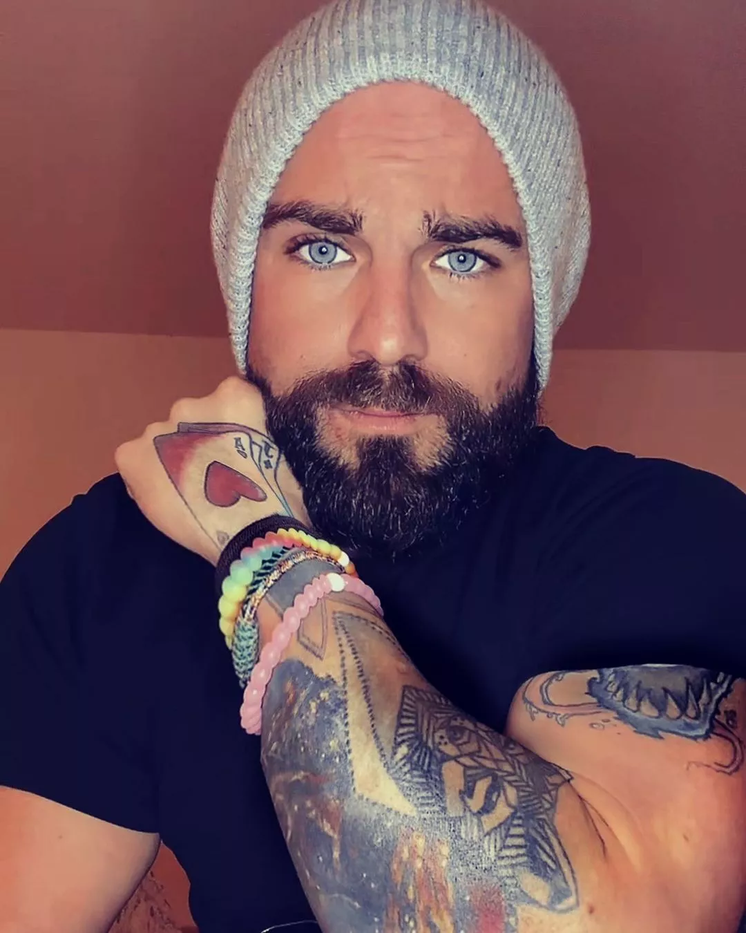 I know, I'm lucky that I'm so cute.