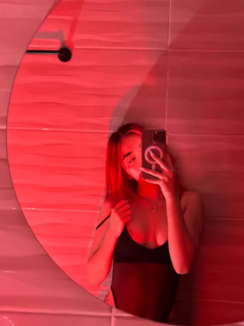 In the red room 👀