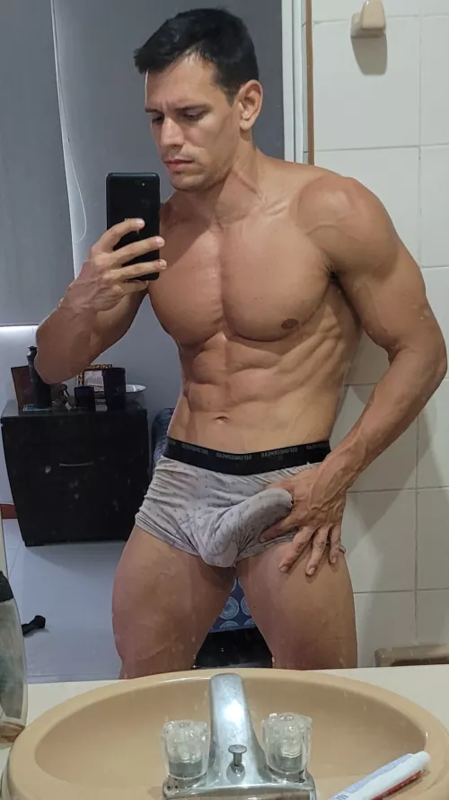 This underwear fits so good 😃🍆