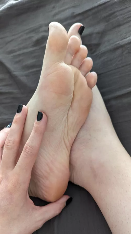 Wrinkly Soles and Wiggly Toes~