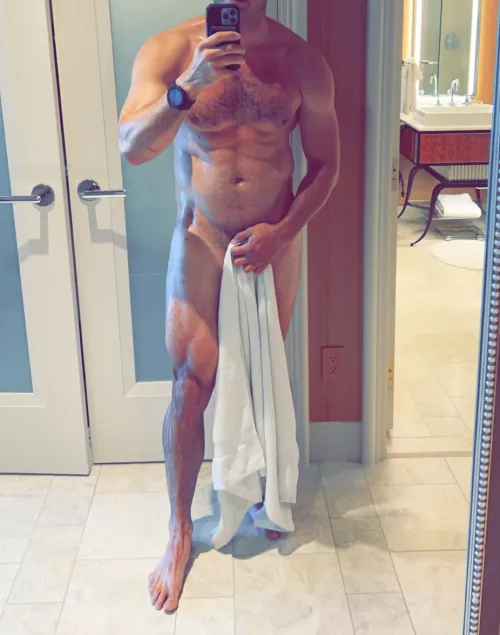 [33] Body hair or no?