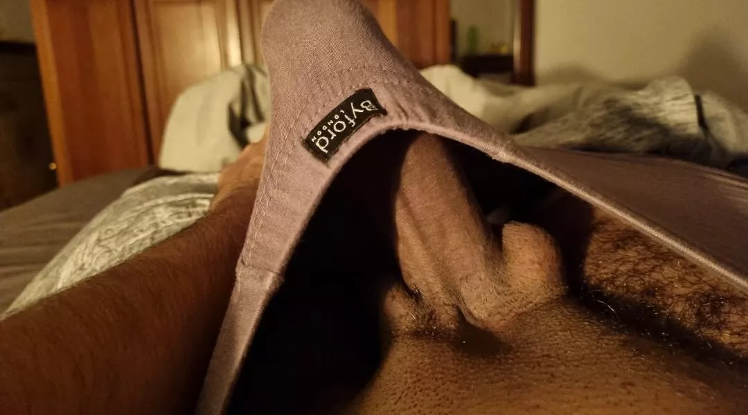 8 inch bbc looking to fuck around, hmu 24/7, let's see where it goes