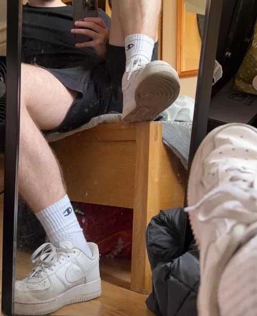 Anyone else love a white sock air force combo 🥵