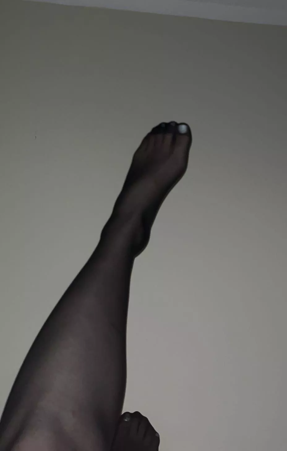 Anyone need a foot job? 😌