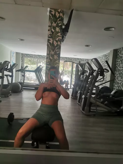 [F] Hotel's gym, so... I felt more inclined to do risky stuff =)