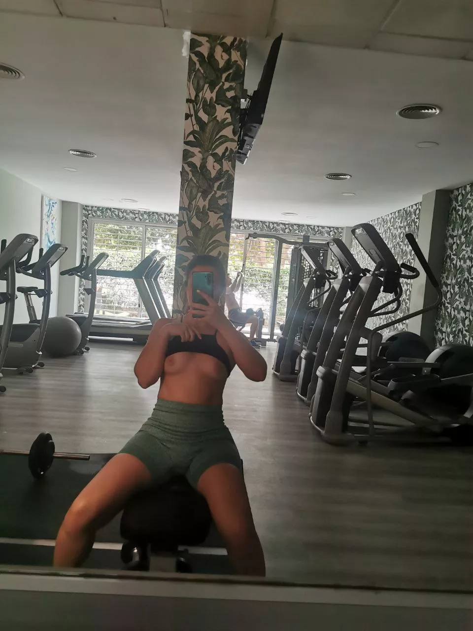 [F] Hotel's gym, so... I felt more inclined to do risky stuff =)