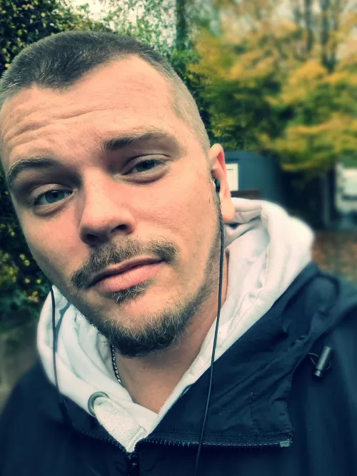 First picture 🫠😳 hope u have a nice dayy :)