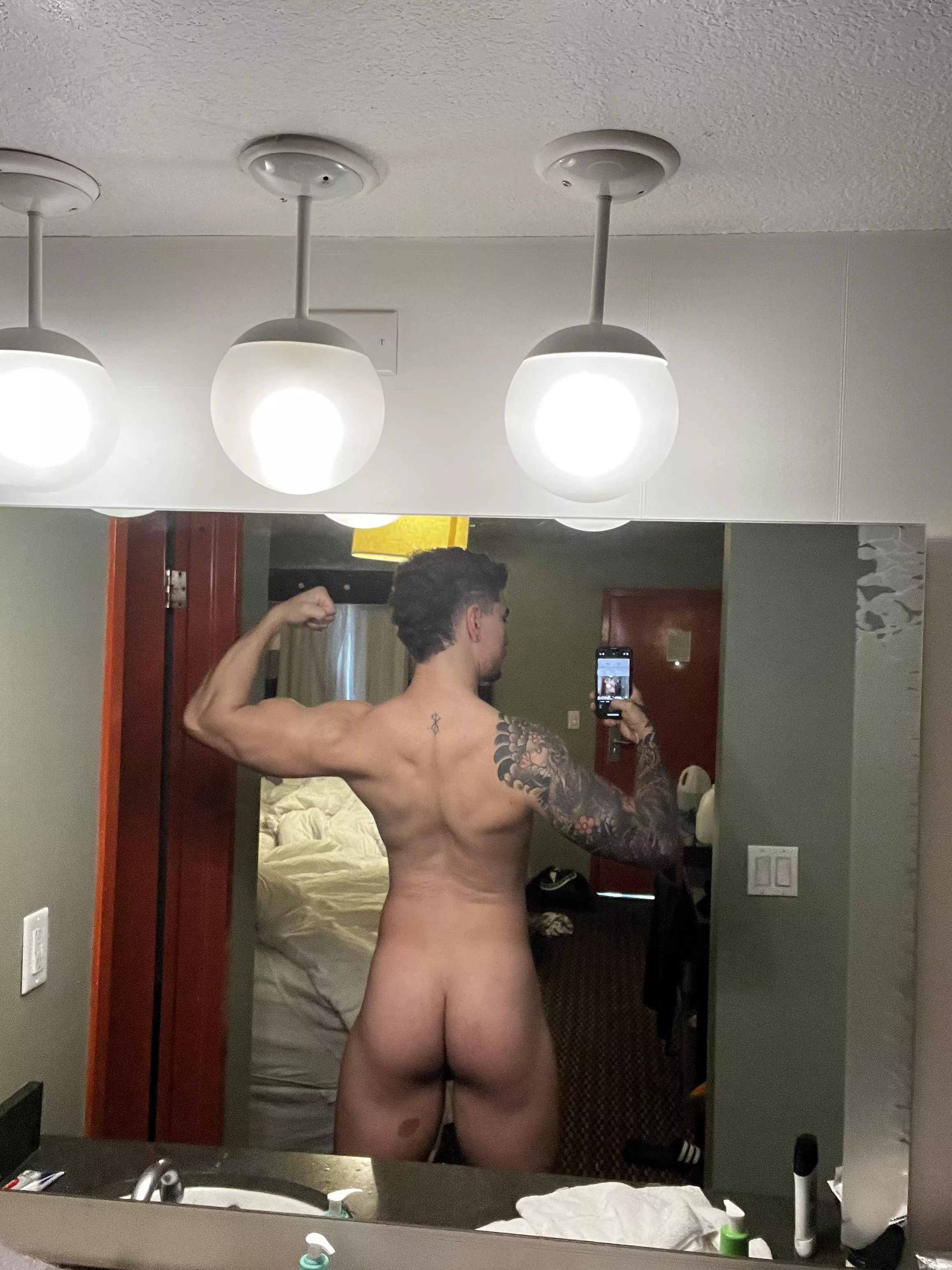 How’s my back look? 👀