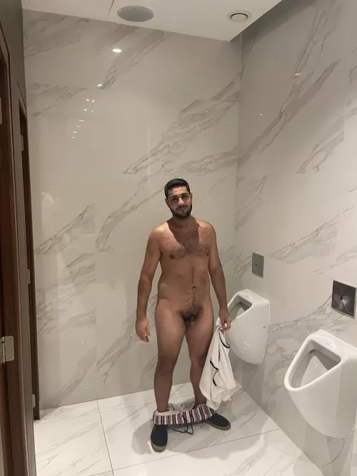 It’s good to remind ourselves that we don’t all have to have huge dicks to be hot.