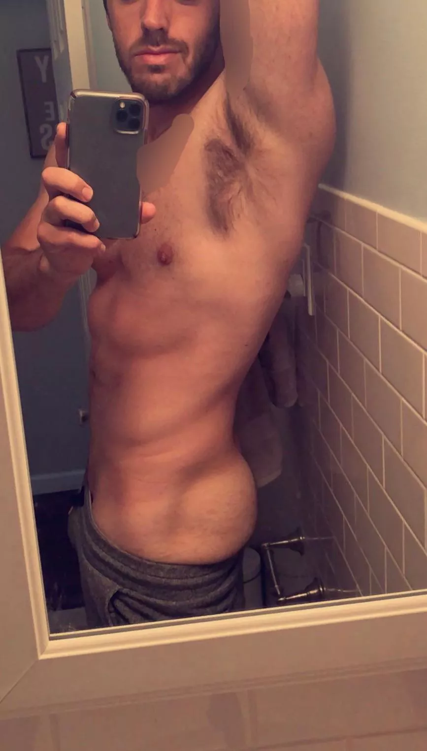 Just a 6’4” 240 pound man looking to have his ass eaten on this fine hump day. Any takers?