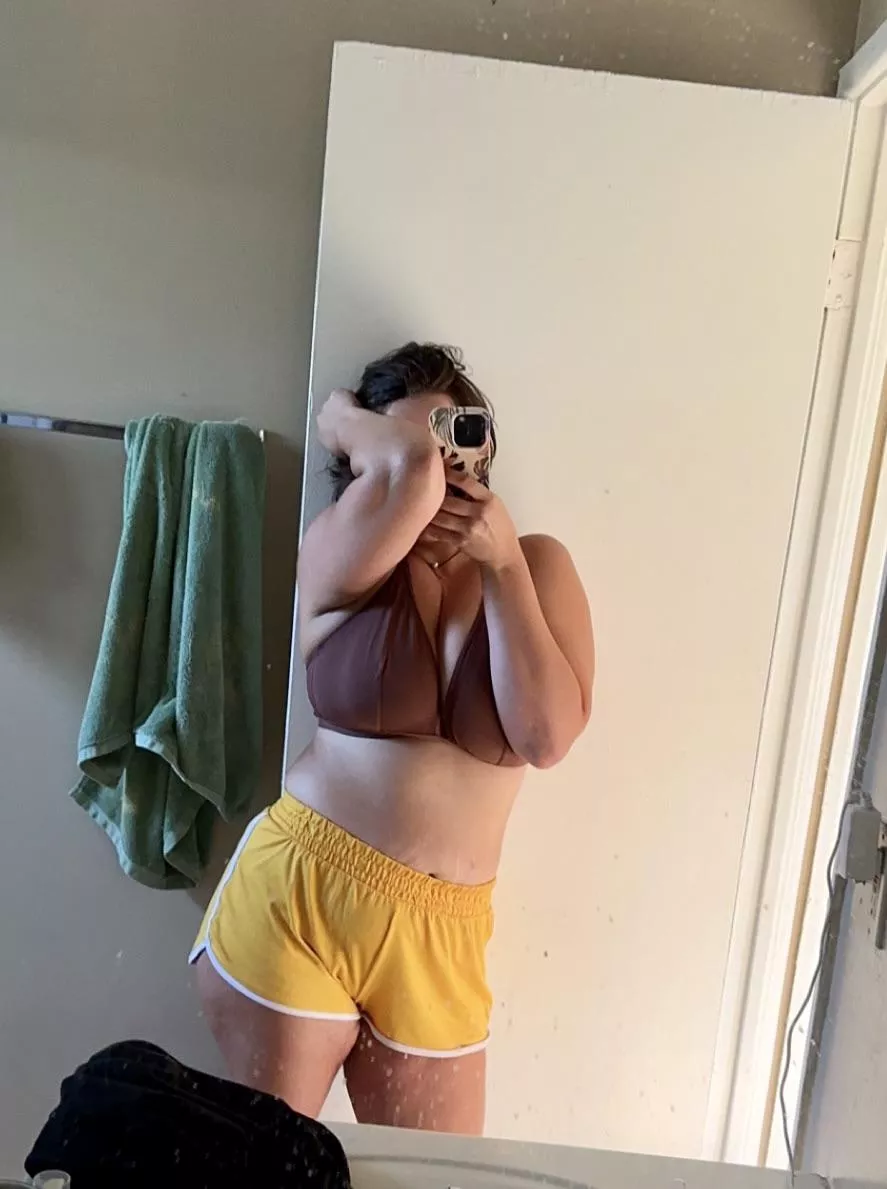 [Miss] G is not ready to abide by a dress code 😫