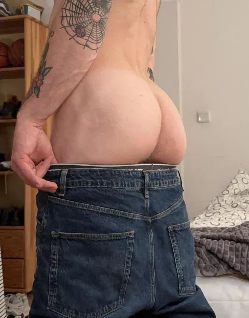Spank or pass?