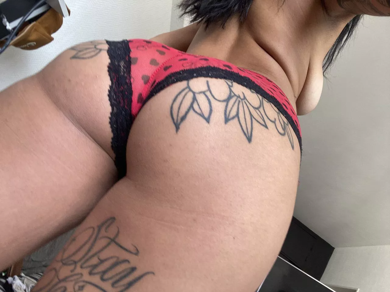 Try to take a bite to these peaches